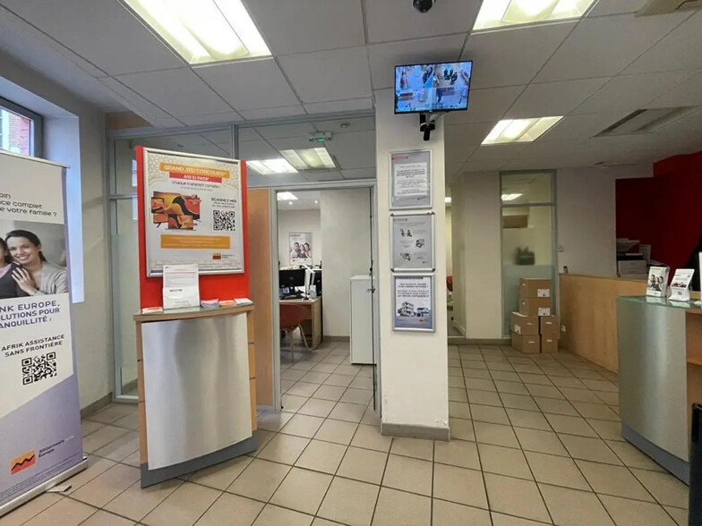 Retail in Toulouse for lease - Lobby - Image 3 of 6