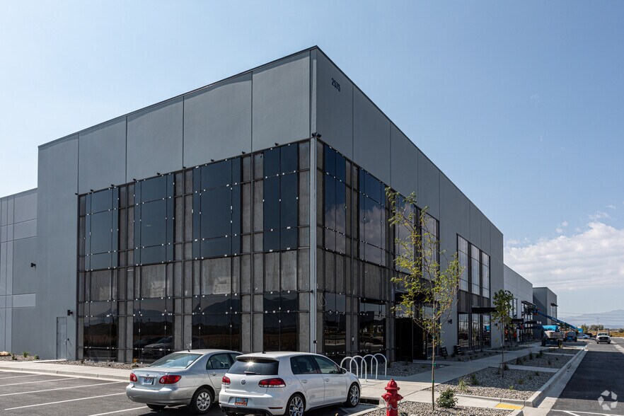 2575 W 400 N, Lindon, UT à louer - Photo du bâtiment - Image 3 de 3