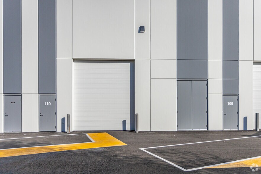 7927 River Rd, Delta, BC à vendre - Photo du bâtiment - Image 3 de 8