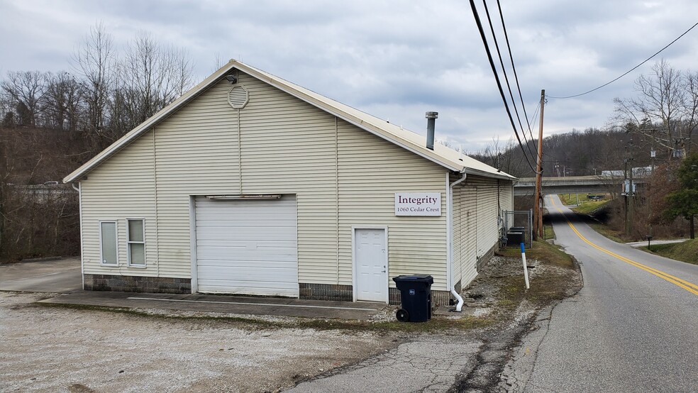 1060 Cedar Crest Rd, Huntington, WV à vendre - Photo du bâtiment - Image 1 de 1