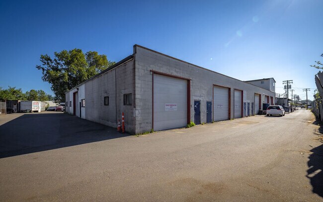 Plus de détails pour 11951 Mitchell Rd, Richmond, BC - Industriel à vendre