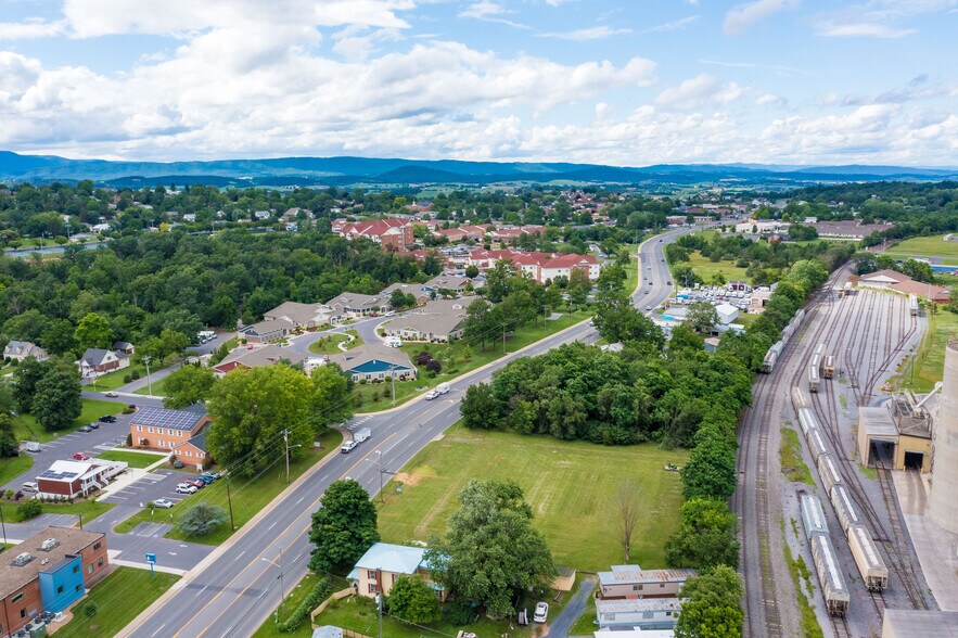 1294 Virginia Ave, Harrisonburg, VA à vendre - Photo du bâtiment - Image 3 de 6