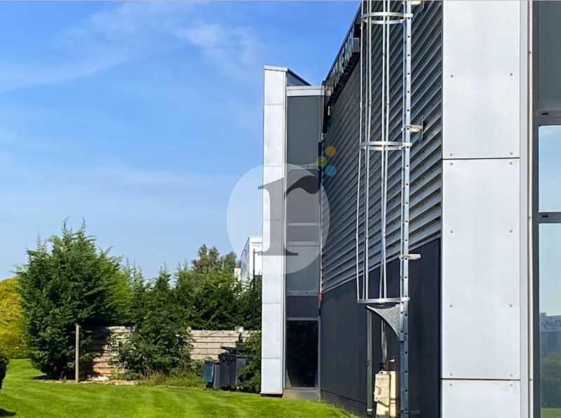 Flex in Hallennes-lez-Haubourdin for lease Building Photo- Image 1 of 6