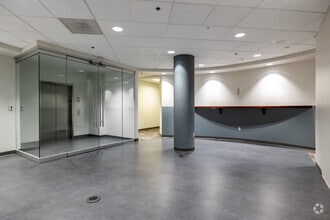 4770 N Belleview Ave, Kansas City, MO for lease Interior Photo- Image 2 of 20