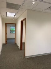 103 Schelter Rd, Lincolnshire, IL for lease Interior Photo- Image 2 of 3