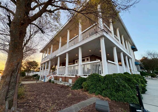 1901 E Ocean View Ave, Norfolk, VA à vendre - Photo du bâtiment - Image 2 de 20