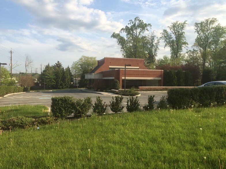 19501 Frederick Rd, Germantown, MD à louer - Photo du bâtiment - Image 2 de 3