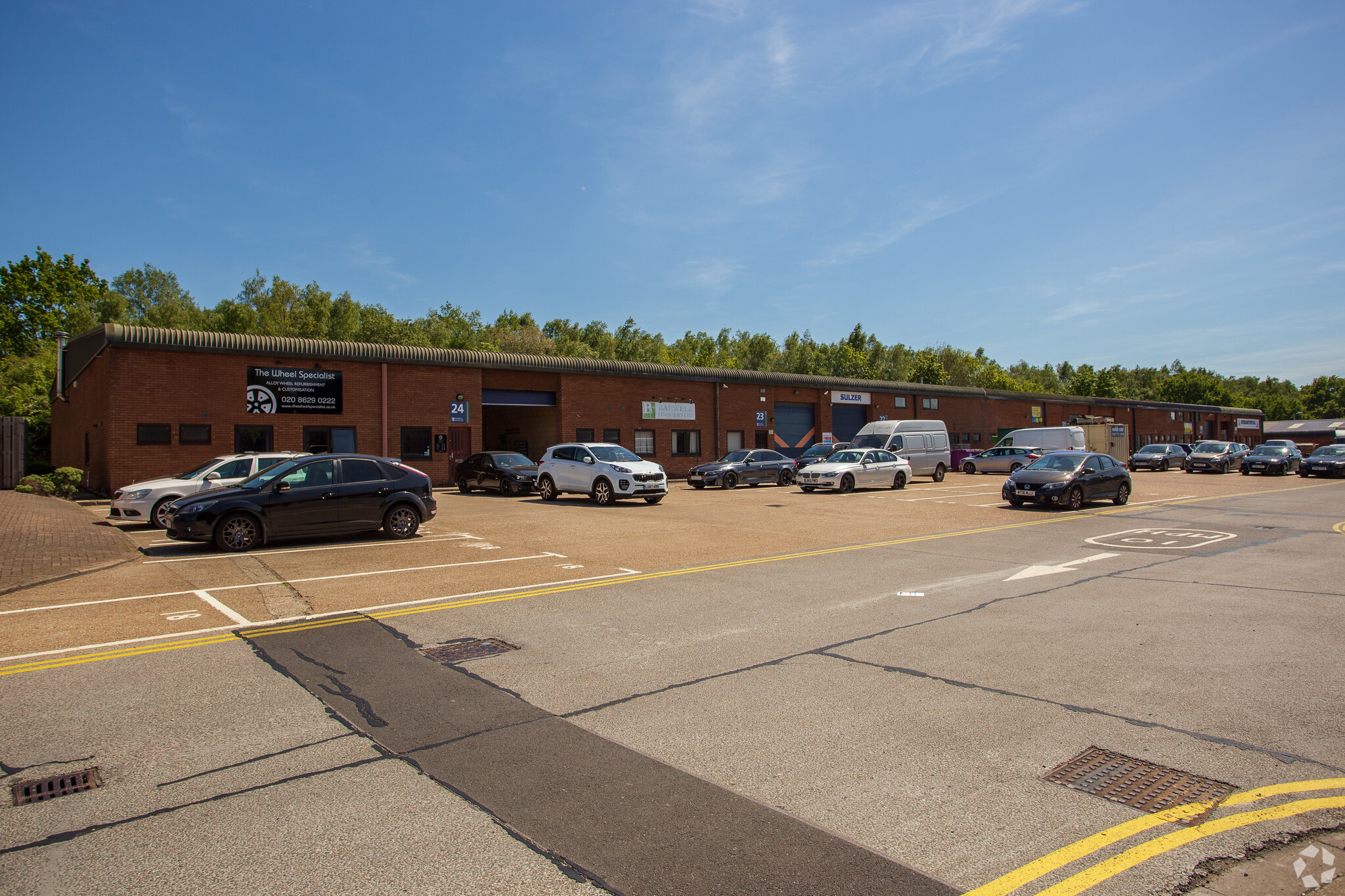 Leatherhead Rd, Chessington for lease Primary Photo- Image 1 of 3