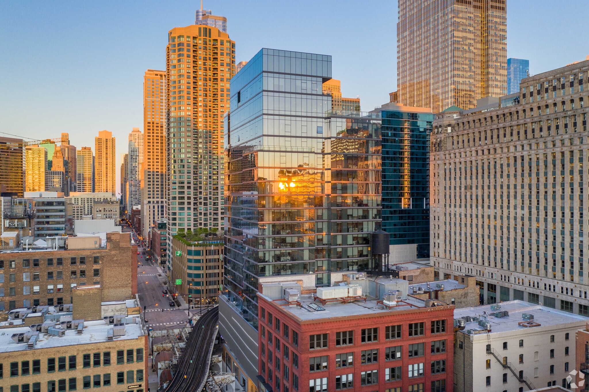 221 W Hubbard St, Chicago, IL for lease Primary Photo- Image 1 of 57