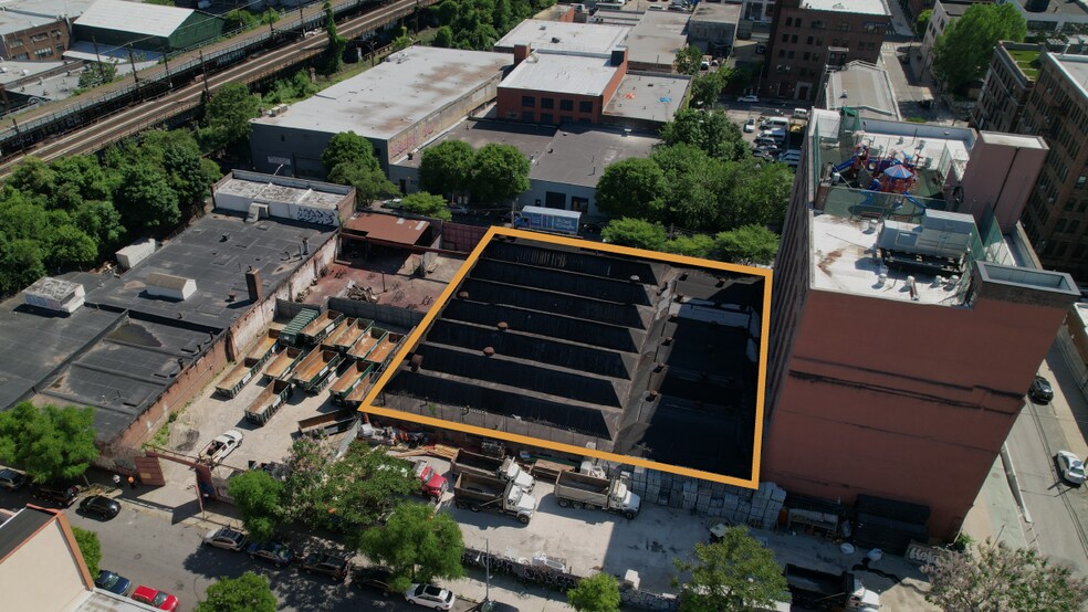 801 E 136th St, Bronx, NY à vendre - Photo du bâtiment - Image 2 de 2