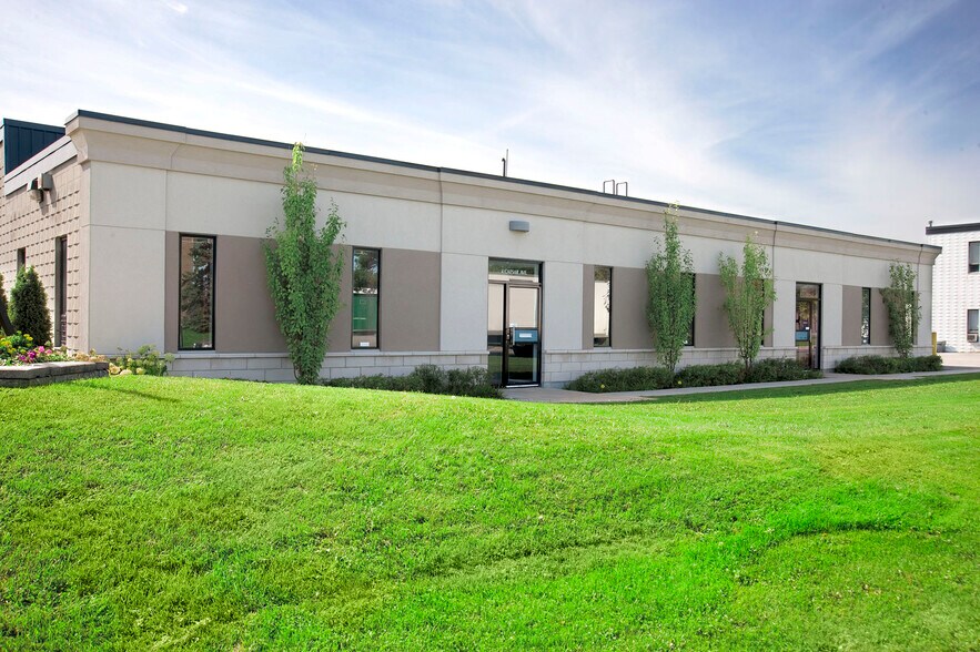 4 Caesar Av, Ottawa, ON for sale - Primary Photo - Image 1 of 1