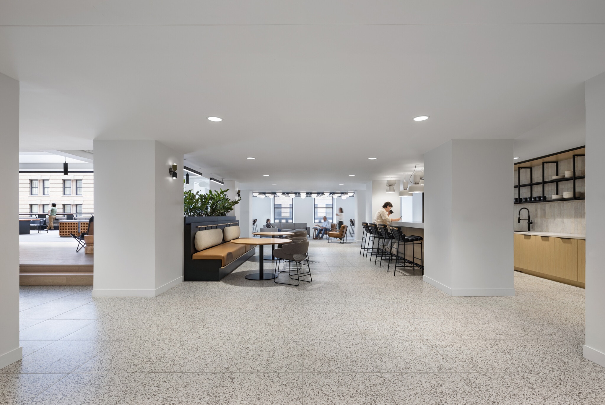 221 W 10th St, Wilmington, DE for lease Primary Photo- Image 1 of 37