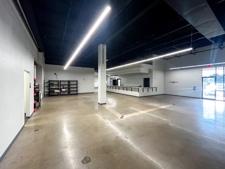 4610 N Garfield St, Midland, TX à louer - Photo du bâtiment - Image 3 de 33