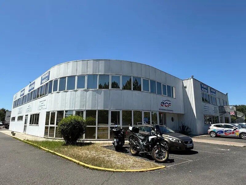 Flex in Mérignac for lease Building Photo- Image 1 of 5
