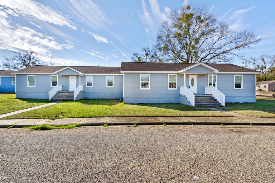 2100 N Woodlawn Dr, Mobile, AL for sale - Primary Photo - Image 1 of 10