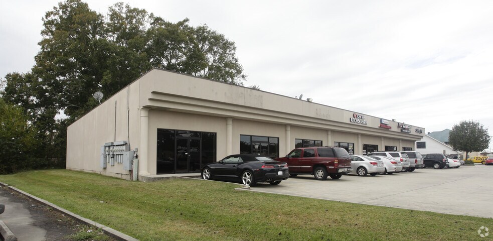 901 W Airline Hwy, La Place, LA for lease - Primary Photo - Image 1 of 8