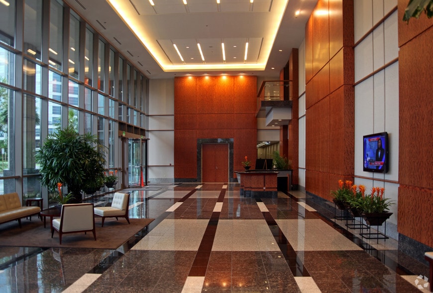 4030 W Boy Scout Blvd, Tampa, FL à louer - Hall d’entrée - Image 2 de 19