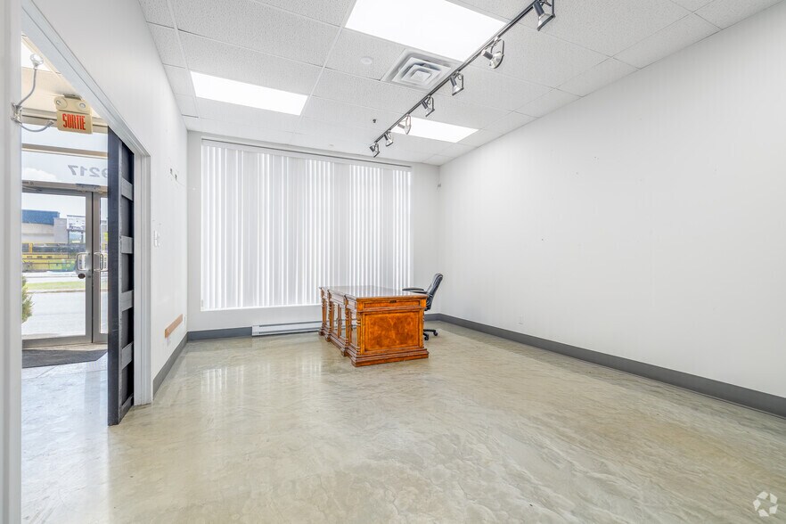 9175-9225 Boul Langelier, Montréal, QC for lease - Interior Photo - Image 3 of 30