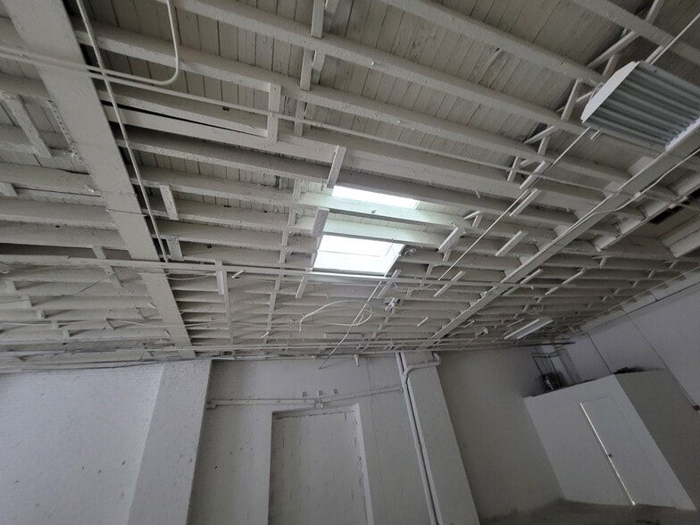 272-280 Seigel St, Brooklyn, NY for lease - Building Photo - Image 2 of 81