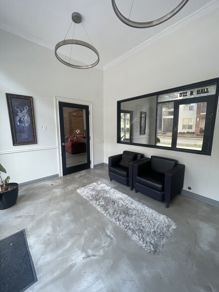 1722 N Hall St, Dallas, TX à louer - Photo du bâtiment - Image 2 de 10