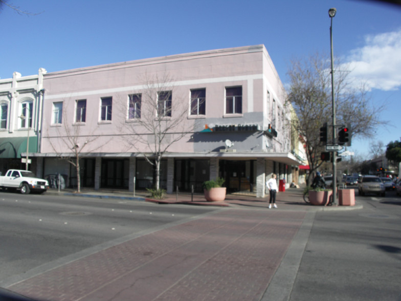 142-146 W 2nd St, Chico, CA à louer - Photo principale - Image 1 de 1