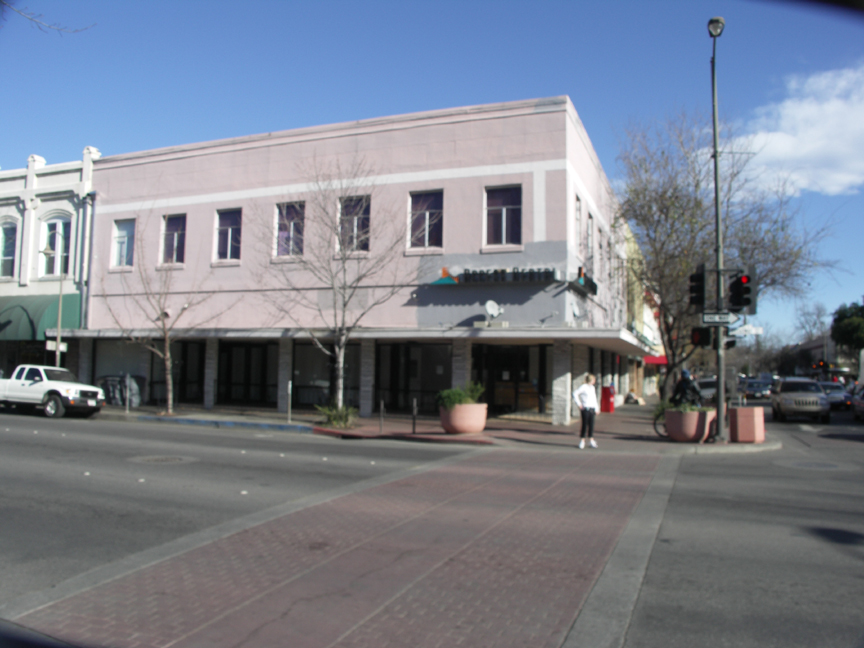 142-146 W 2nd St, Chico, CA à louer Photo principale- Image 1 de 2