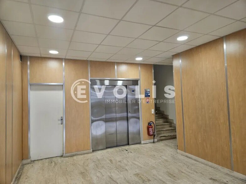 Bureau dans Wissous à louer - Photo du bâtiment - Image 3 de 22