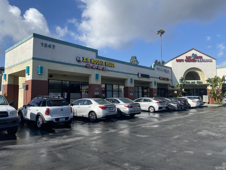 1247-1271 N Grand Ave, Walnut, CA à louer - Photo du bâtiment - Image 3 de 5