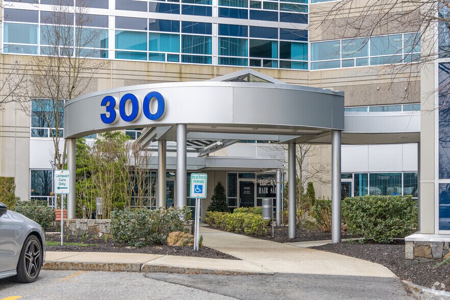 300-400 Tradecenter, Woburn, MA à louer - Photo du bâtiment - Image 3 de 6