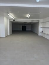 16119 Sherman Way, Van Nuys, CA à vendre Photo intérieure- Image 2 de 11