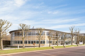 More details for 2 The Square, Uxbridge - Office for Sale