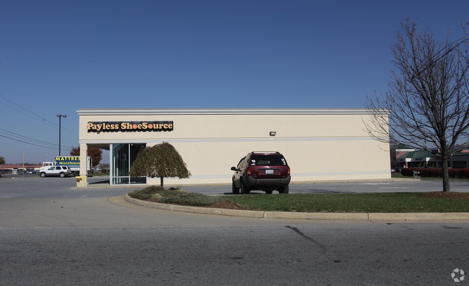 Flowing Springs Rd, Charles Town, WV à louer - Photo du bâtiment - Image 2 de 2