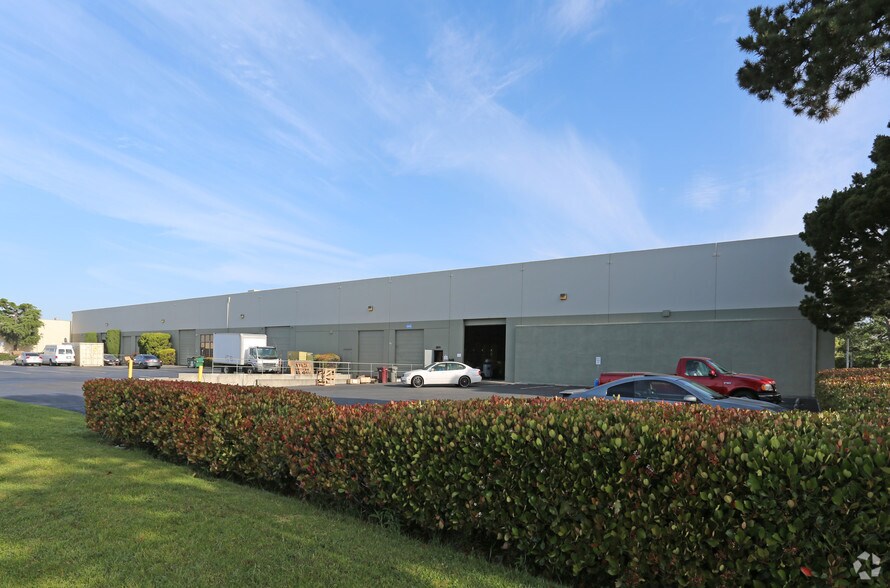 2031-2039 American Ave, Hayward, CA à louer - Photo du bâtiment - Image 3 de 5