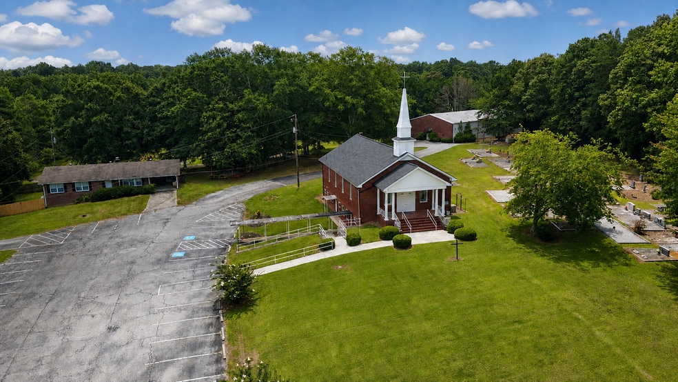 2662 Thompson Mill Rd, Buford, GA for sale - Building Photo - Image 3 of 37