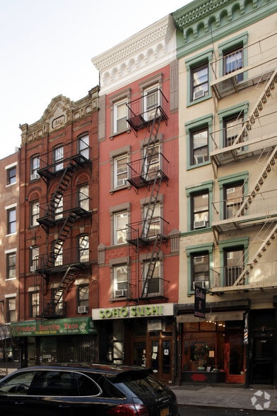 231 Sullivan St, New York, NY for sale - Primary Photo - Image 1 of 22