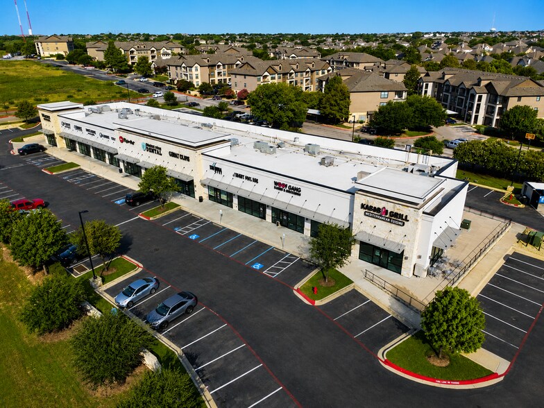 1900 University Blvd, Round Rock, TX à louer - Photo du bâtiment - Image 3 de 8