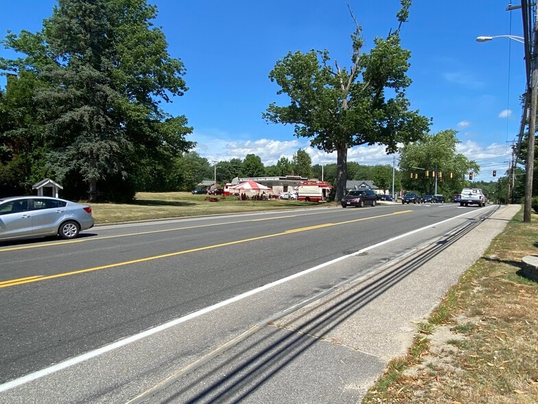 70-72 Portland Rd, Kennebunk, ME for sale - Building Photo - Image 2 of 3