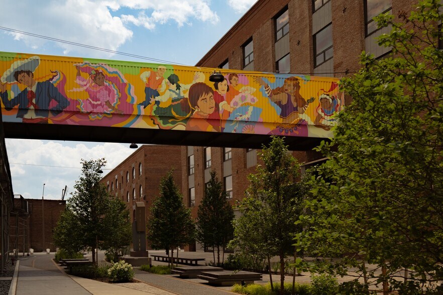 4100 1st Ave, Brooklyn, NY à louer - Photo du bâtiment - Image 2 de 15