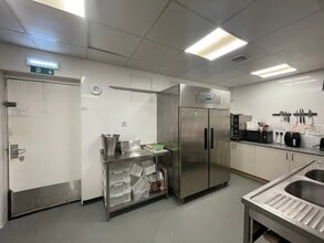 7-13 Provost Watt Dr, Aberdeen for lease Interior Photo- Image 2 of 2