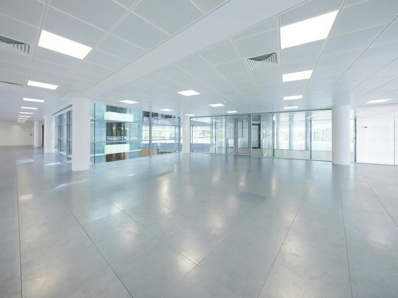 400 South Oak Way, Reading for lease - Building Photo - Image 3 of 5