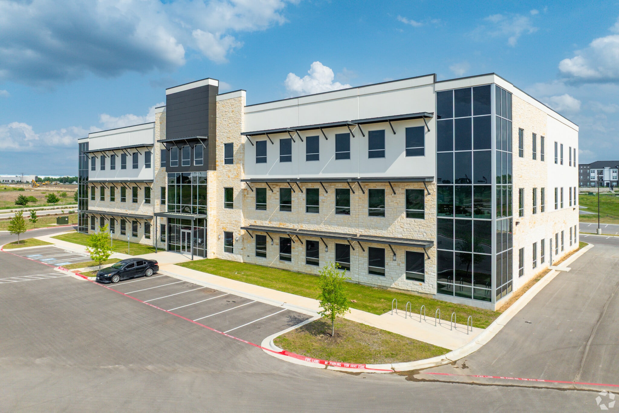 220 Opportunity Blvd, San Marcos, TX for lease Primary Photo- Image 1 of 14