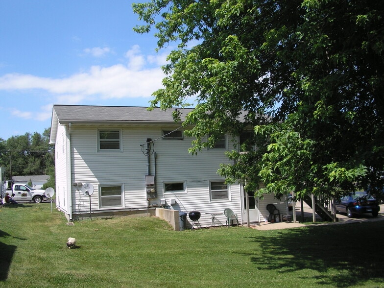 309-321 W Barsi Blvd, Macomb, IL for sale - Building Photo - Image 2 of 9