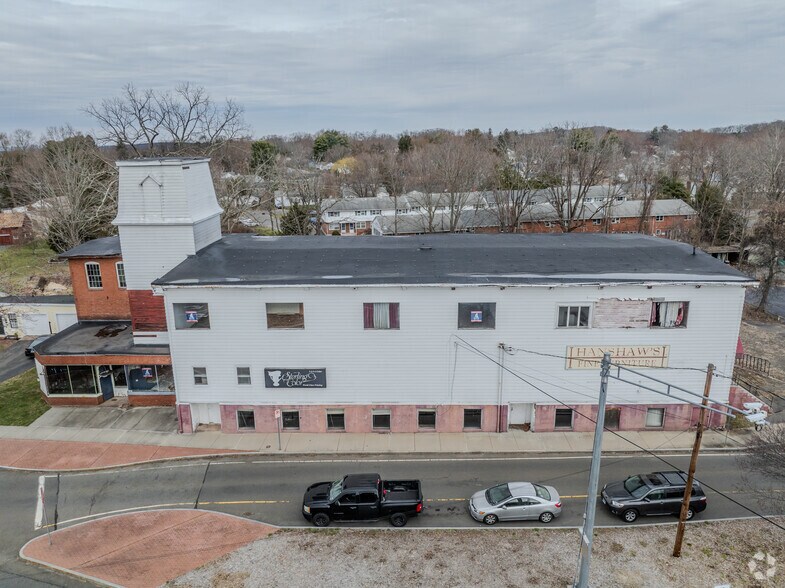 501 E Middle Tpke, Manchester, CT à vendre - Photo du bâtiment - Image 3 de 6