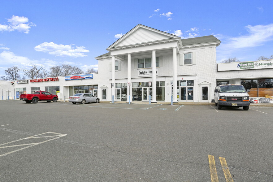 148-164 E Route 59, Nanuet, NY for lease - Building Photo - Image 1 of 18