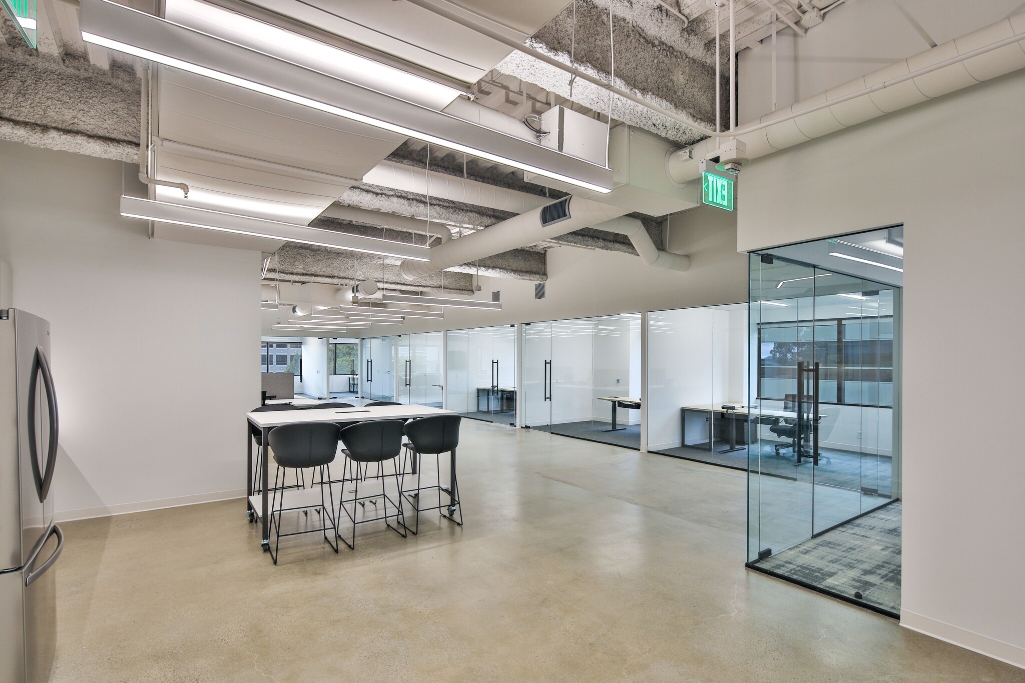 300 Continental Blvd, El Segundo, CA à louer Photo intérieure- Image 1 de 18