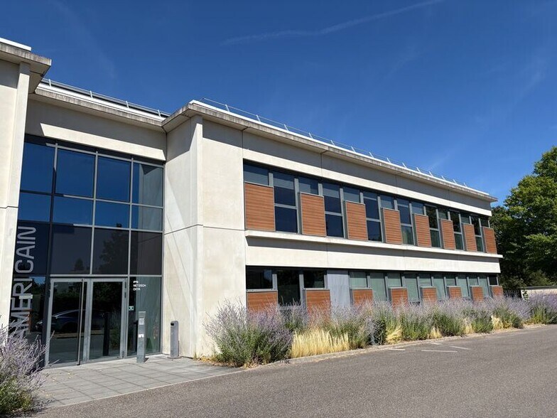 Office in Dardilly for lease - Building Photo - Image 2 of 10