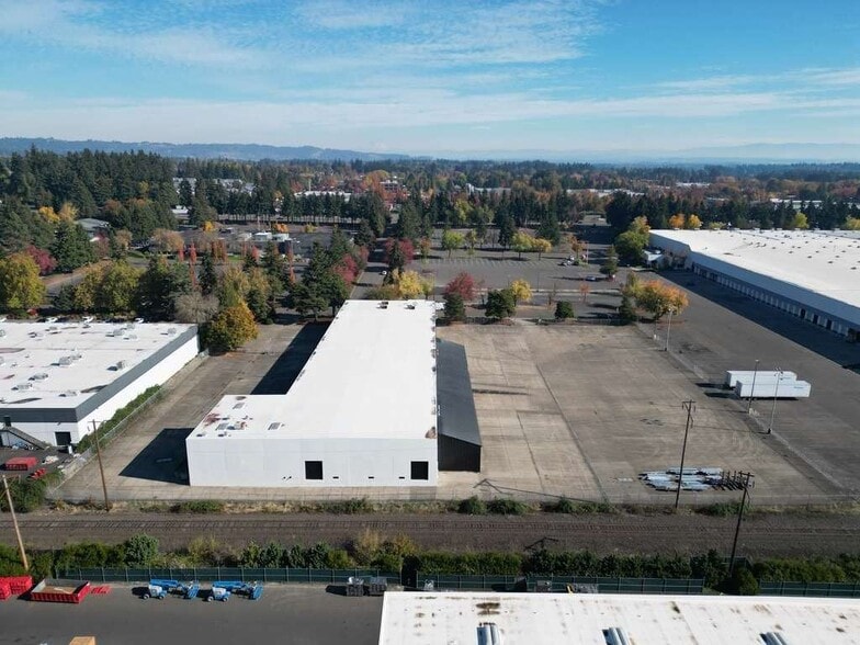 29125 SW Casting St, Wilsonville, OR à louer - Photo du bâtiment - Image 3 de 7