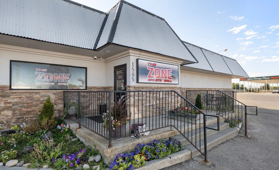 1505 W Broadway St, Idaho Falls, ID à vendre - Photo du bâtiment - Image 2 de 14