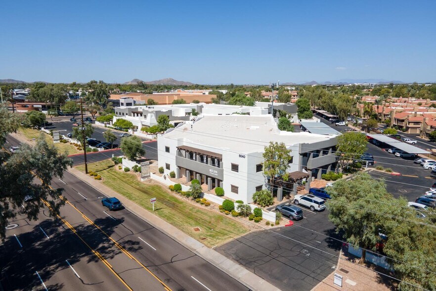 5010 E Shea Blvd, Scottsdale, AZ à louer - Photo du bâtiment - Image 3 de 8