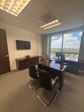 110 SE 6th St, Fort Lauderdale, FL à louer Photo intérieure- Image 2 de 2